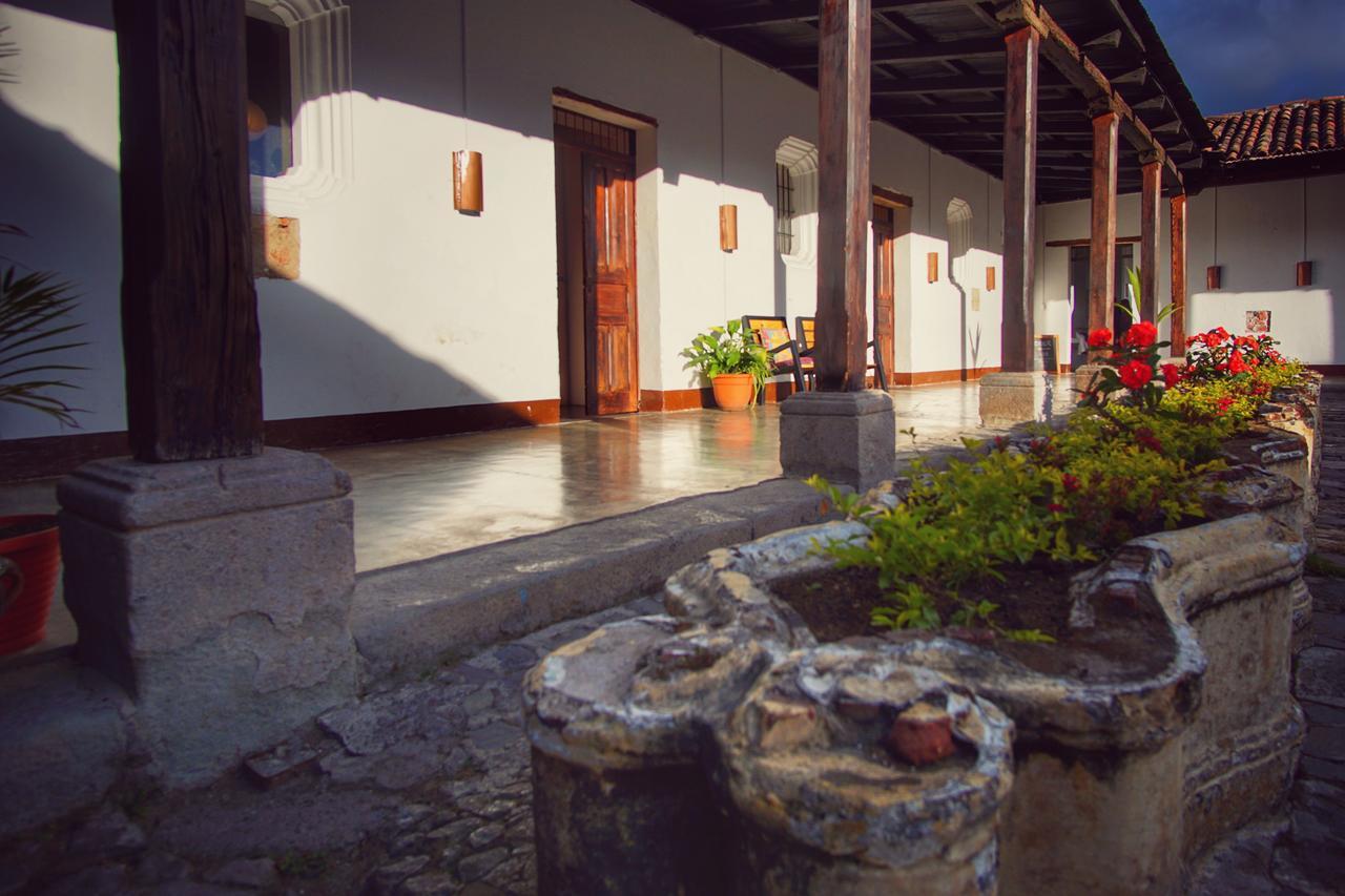 Lemon Tree Hostel Antigua Exterior photo